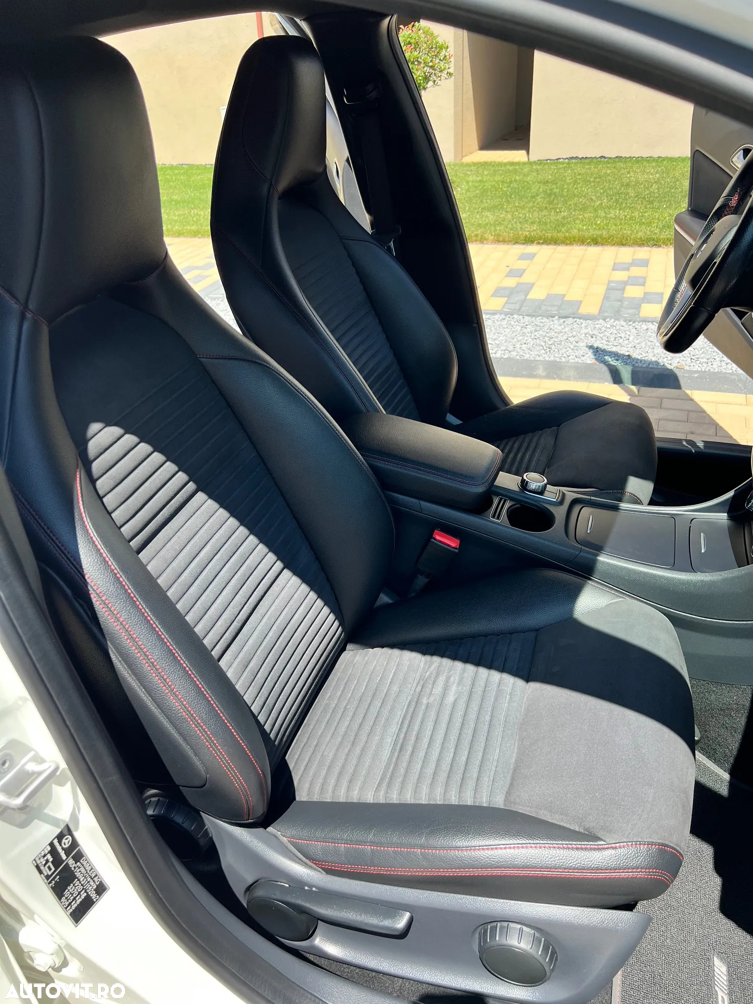 Mercedes-Benz GLA 200 7G-DCT AMG Line - 33