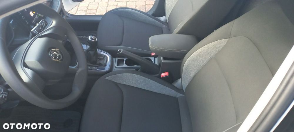 Skoda Fabia 1.0 MPI Essence - 32