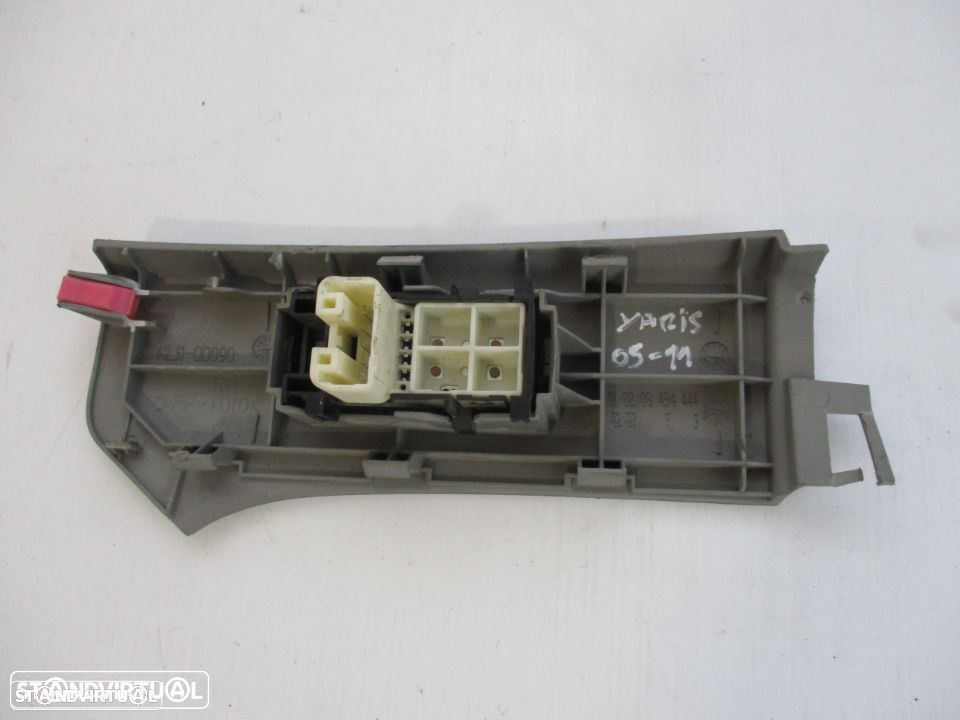 Botao Interruptor Vidro Toyota Yaris direito 2005 a 2011 - 2