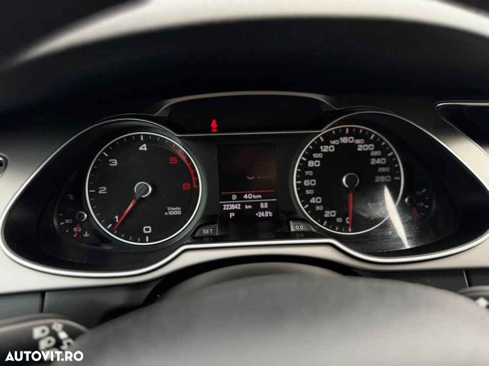 Audi A4 Avant 2.0 TDI Multitronic - 25