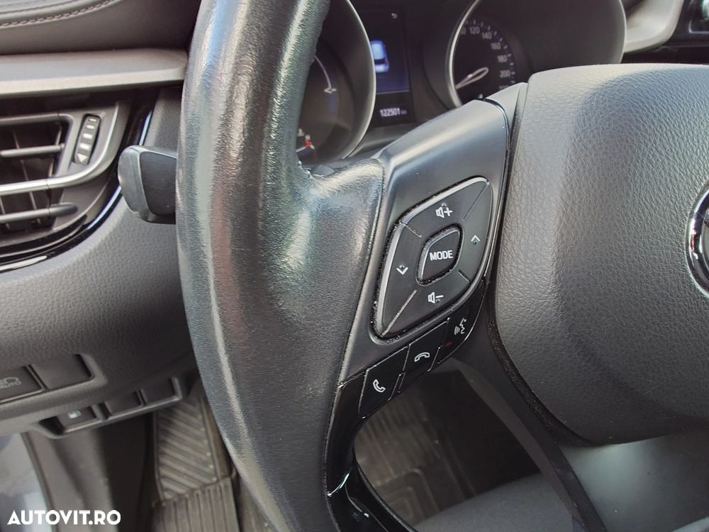 Toyota C-HR 1.8 HSD 4x2 CVT C-enter - 11