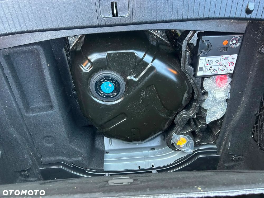 Mercedes-Benz Klasa E 200 BlueTEC 7G-TRONIC Edition - 12