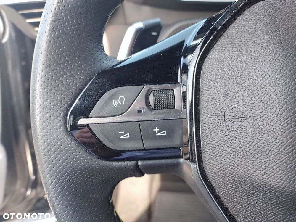Peugeot 208 - 17
