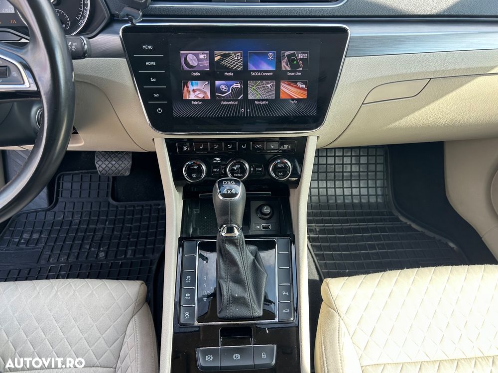 Skoda Superb 2.0 TDI 4X4 DSG Sportline - 29