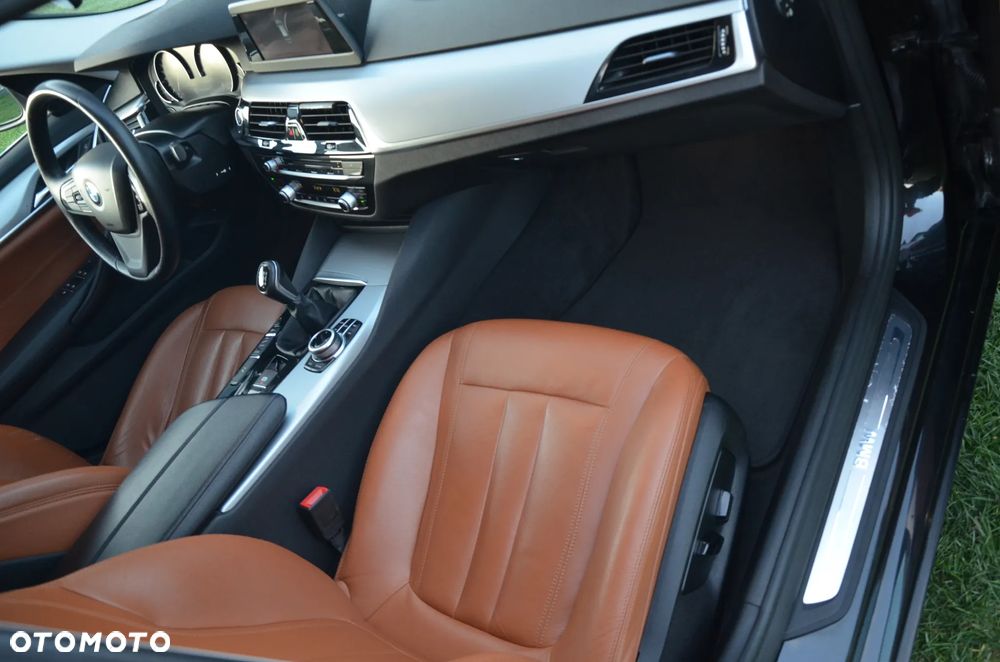 BMW Seria 5 520d Sport Line - 24