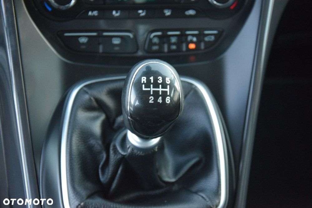 Ford Kuga 2.0 TDCi 4x4 Individual - 26