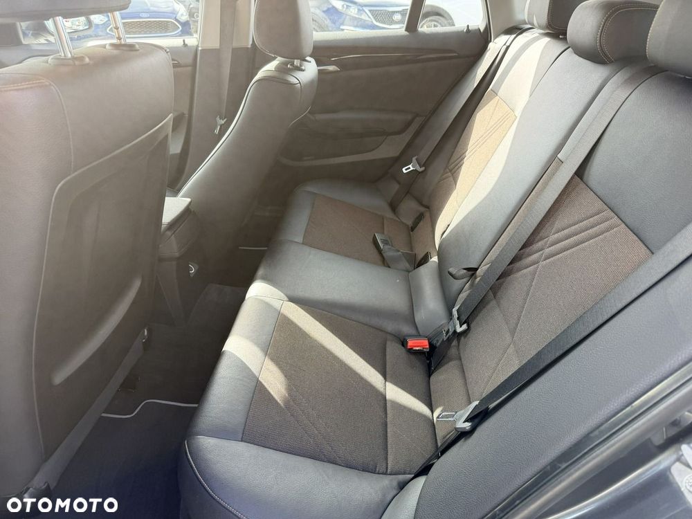 BMW X1 xDrive18d - 32