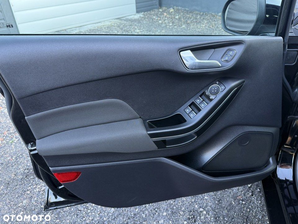 Ford Fiesta 1.1 S&S TITANIUM - 22