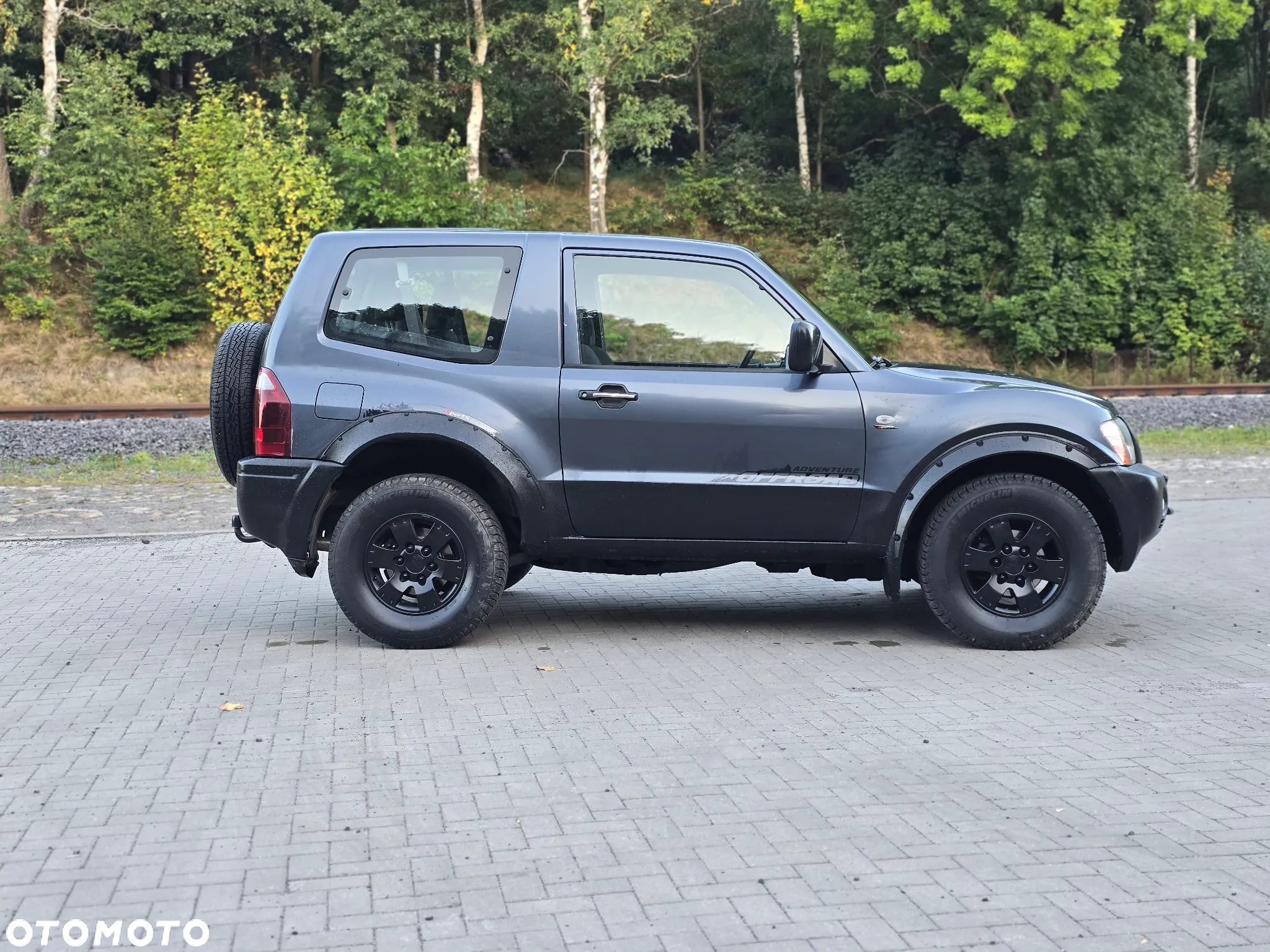 Mitsubishi Pajero - 5