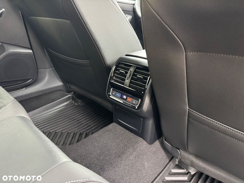 Volkswagen Arteon 2.0 TDI R-Line DSG - 12