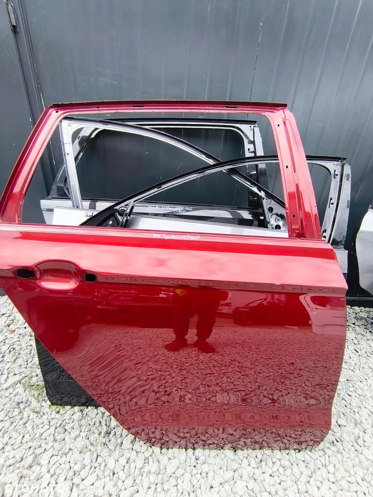 VW SPORTSVAN DRZWI PRAWE TYLNE POZNAŃ GIEŁDA