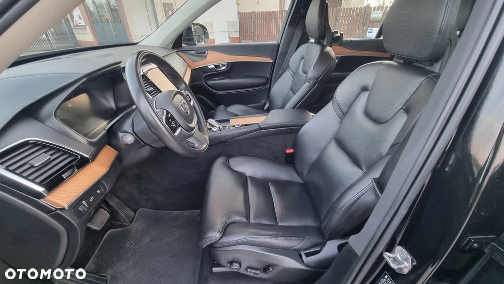 Volvo XC 90 - 7
