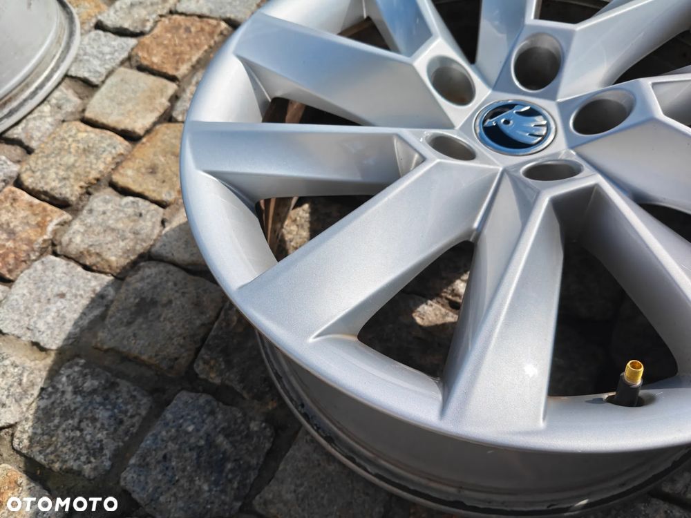 Felgi Aluminiowe 17 Skoda Superb 5x112 ET40 Seat Audi VW 3V0601025C - 27