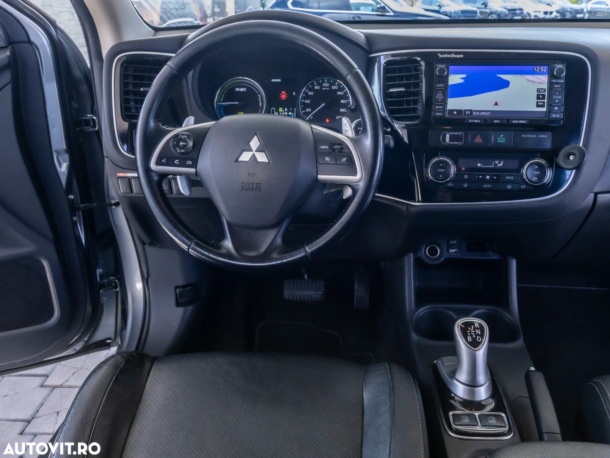 Mitsubishi Outlander 2.0 4WD Plug-In Hybrid - 16