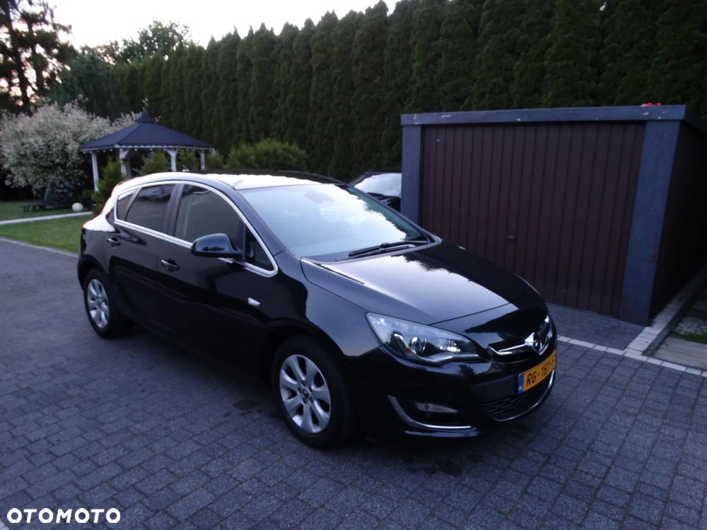 Opel Astra 1.4 Turbo Cosmo - 2