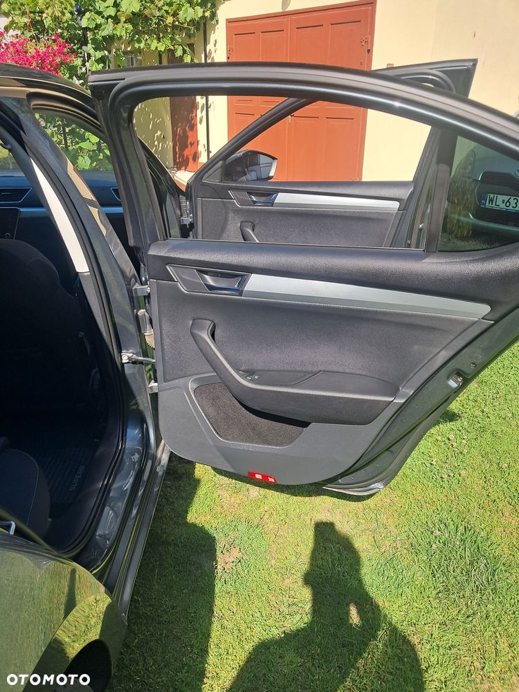 Skoda Superb 2.0 TDI Ambition DSG - 4