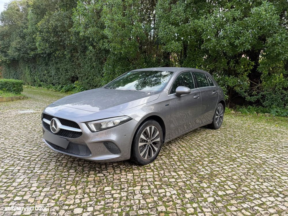 Mercedes-Benz A 250 e Style Plus - 3