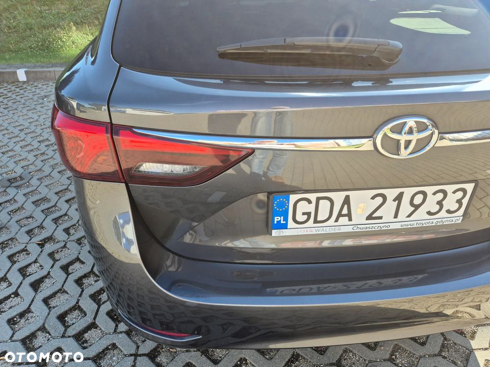 Toyota Avensis 1.8 Premium - 3