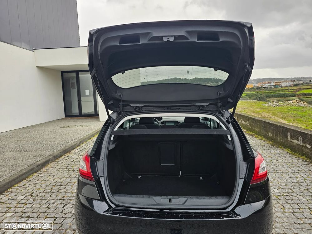 Peugeot 308 1.6 BlueHDi Allure J17 - 20