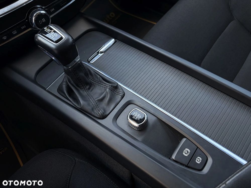 Volvo V60 D3 Geartronic Momentum Pro - 30