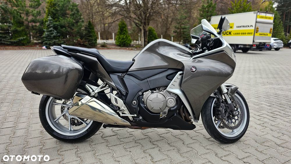 Honda VFR - 17