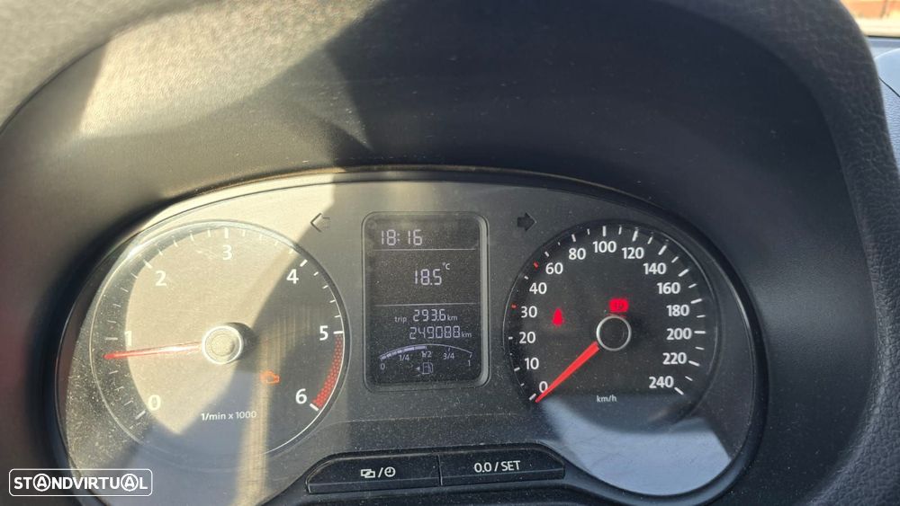 VW Amarok 2.0 TDi CD Extra AC CMAD IP 4Motion - 5