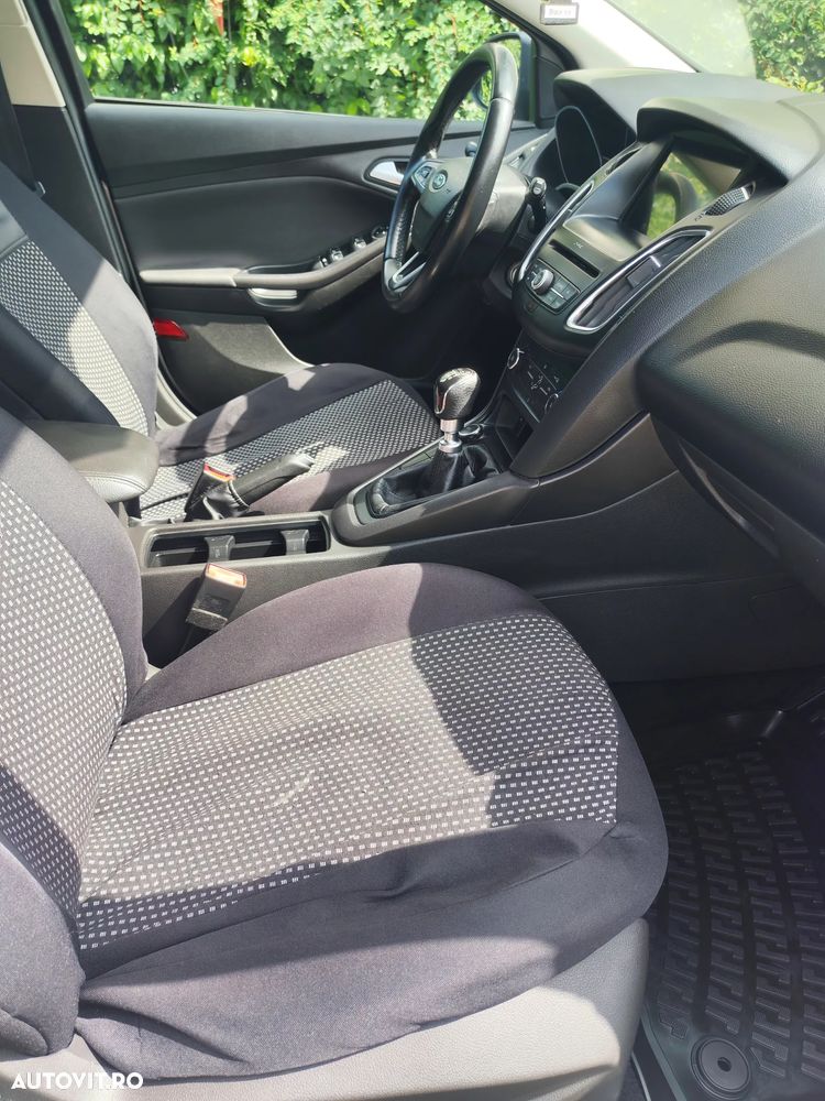 Ford Focus - 13
