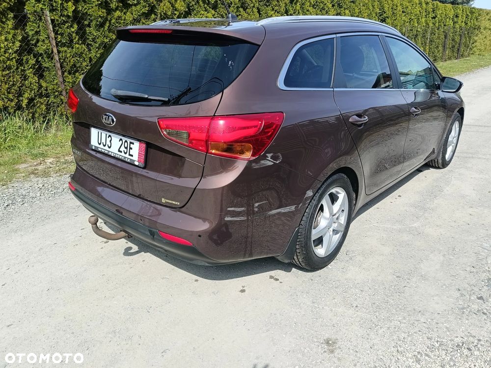 Kia Ceed 1.6 GDI Dream Team Edition - 6