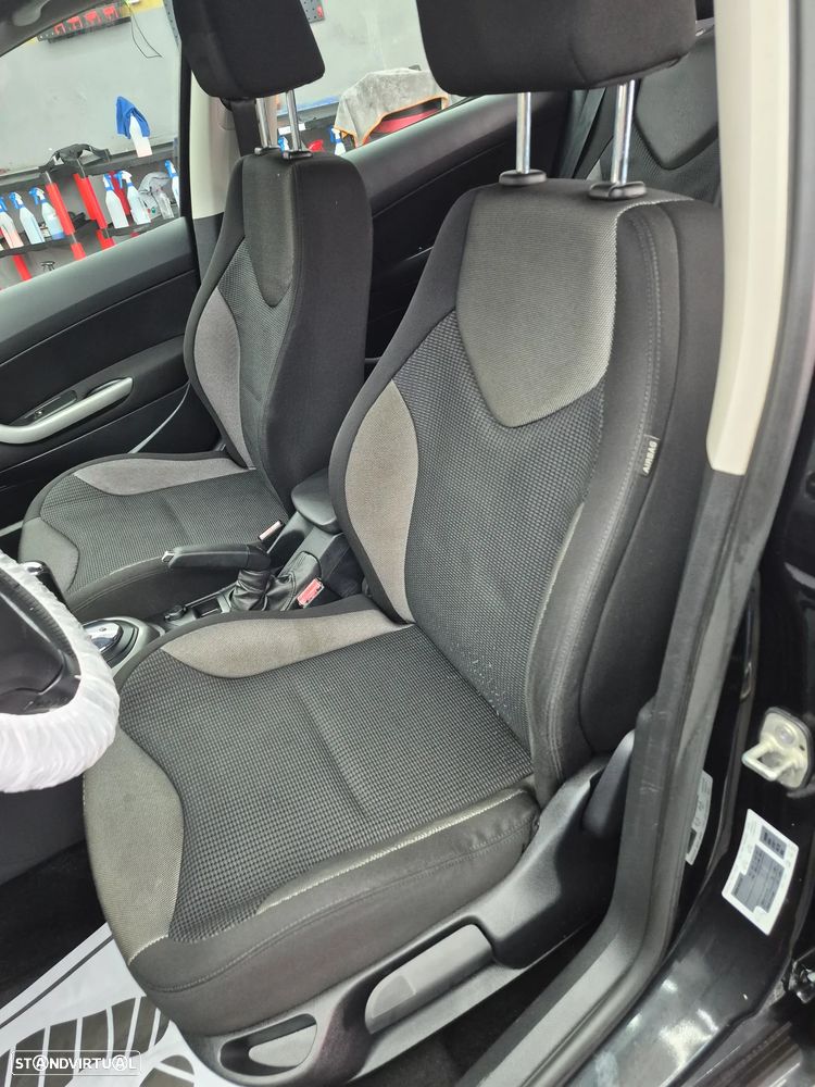 Peugeot 308 1.6 e-HDi Active CMP6 - 12