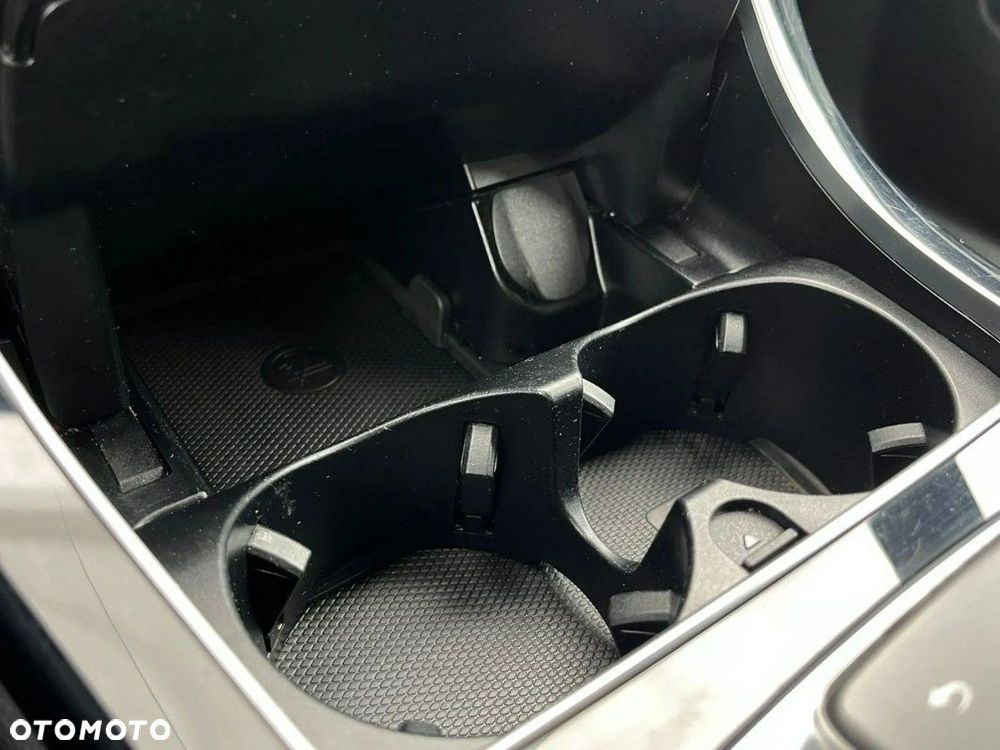 Mercedes-Benz GLC - 36
