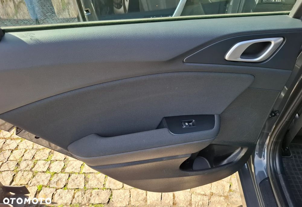 Kia Ceed 1.4 T-GDI M DCT - 27