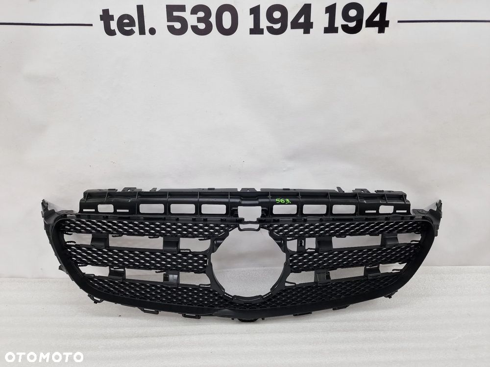 MERCEDES E-KLASSA W213 16- ATRAPA / GRILL PRZEDNI PRZÓD NA KAMERĘ , NR A213888223 , NR AUKCJI GL563/2 - 1