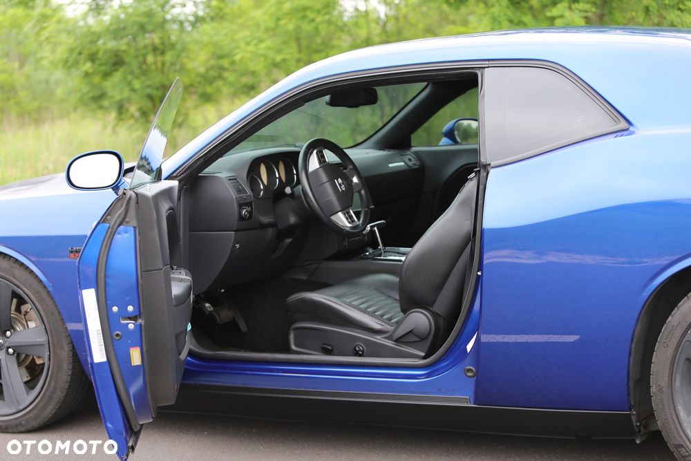 Dodge Challenger - 7