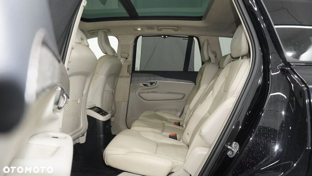 Volvo XC 90 T8 AWD Plug-In Hybrid Ultimate Dark 7os - 11