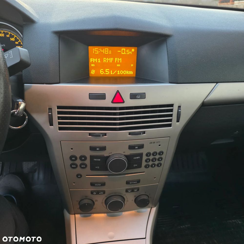 Opel Astra 1.9 CDTI Edition - 24