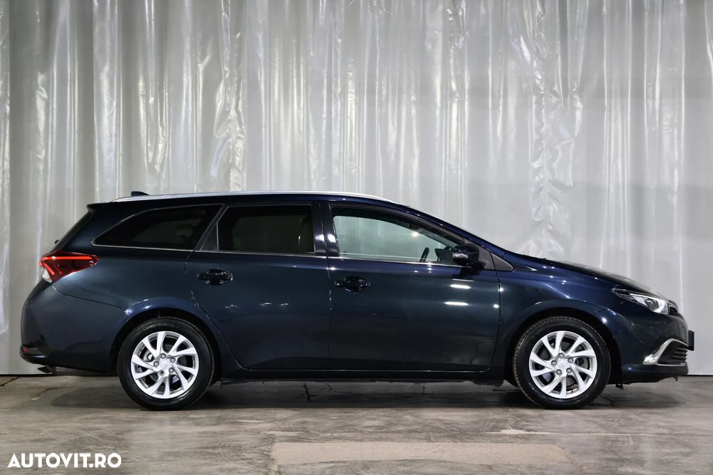 Toyota Auris 1.8 L VVT-i Sol+ - 37
