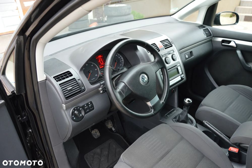 Volkswagen Touran 2.0 TDI Highline - 13
