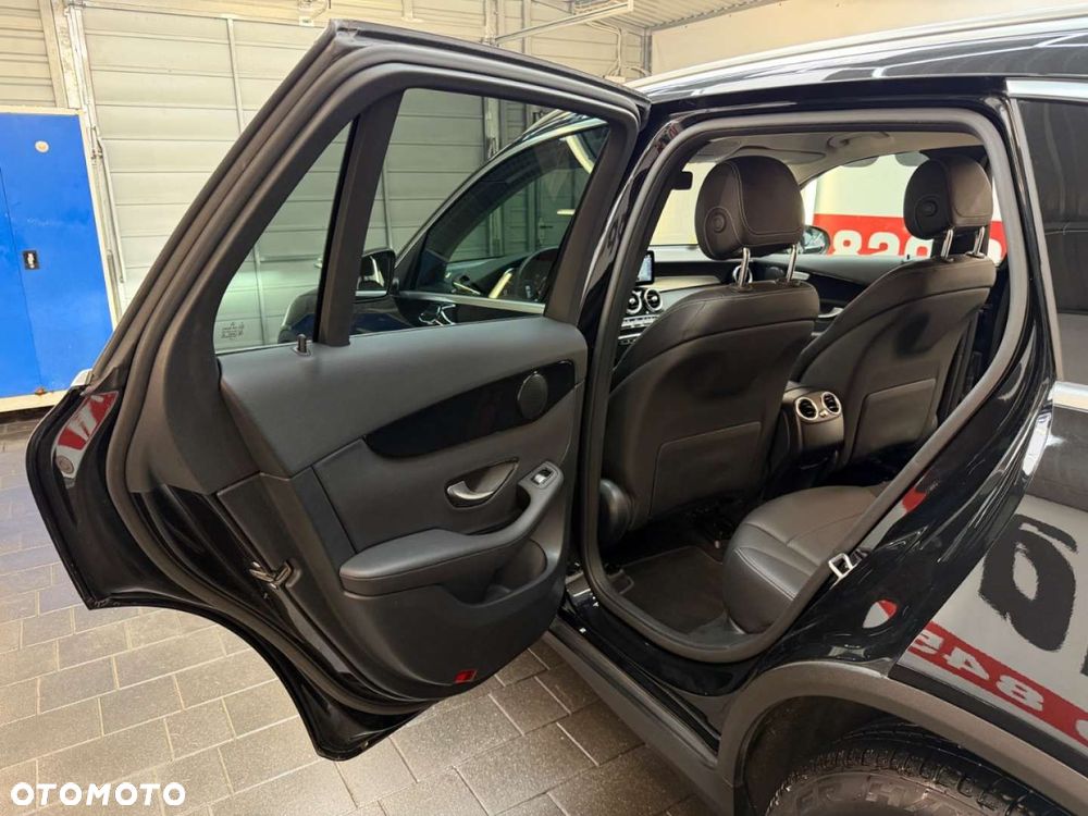 Mercedes-Benz GLC - 30