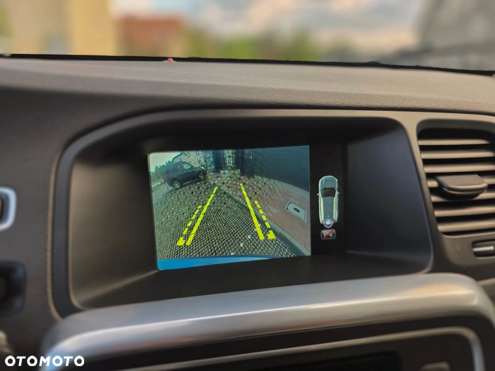 Volvo V60 D3 Summum - 13