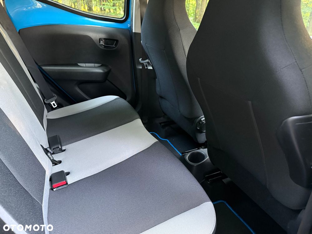 Toyota Aygo x-play touch - 12