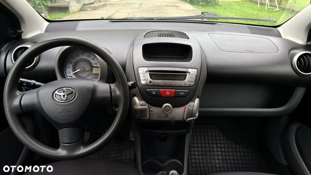 Toyota Aygo City - 11