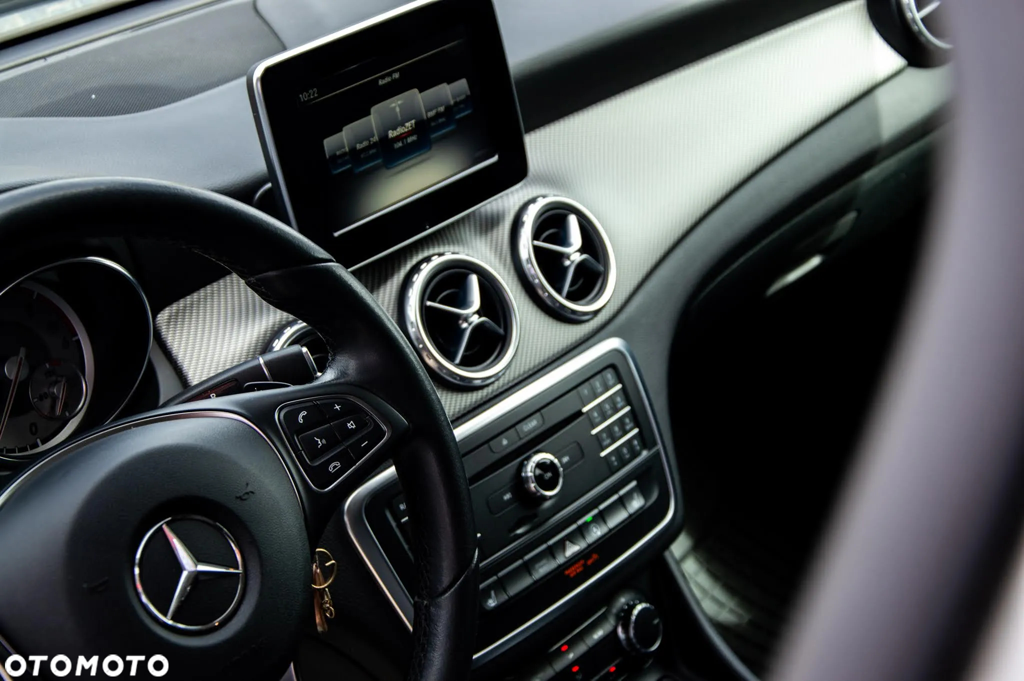 Mercedes-Benz GLA 180 d 7G-DCT - 16