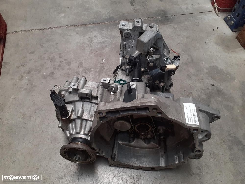 CAIXA VELOCIDADES VOLKSWAGEN GOLF IV 2001 -EGR - 1