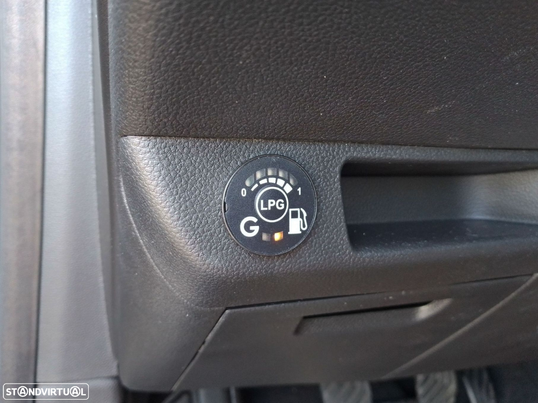 Renault Clio 1.0 TCe Techno Bi-Fuel - 19