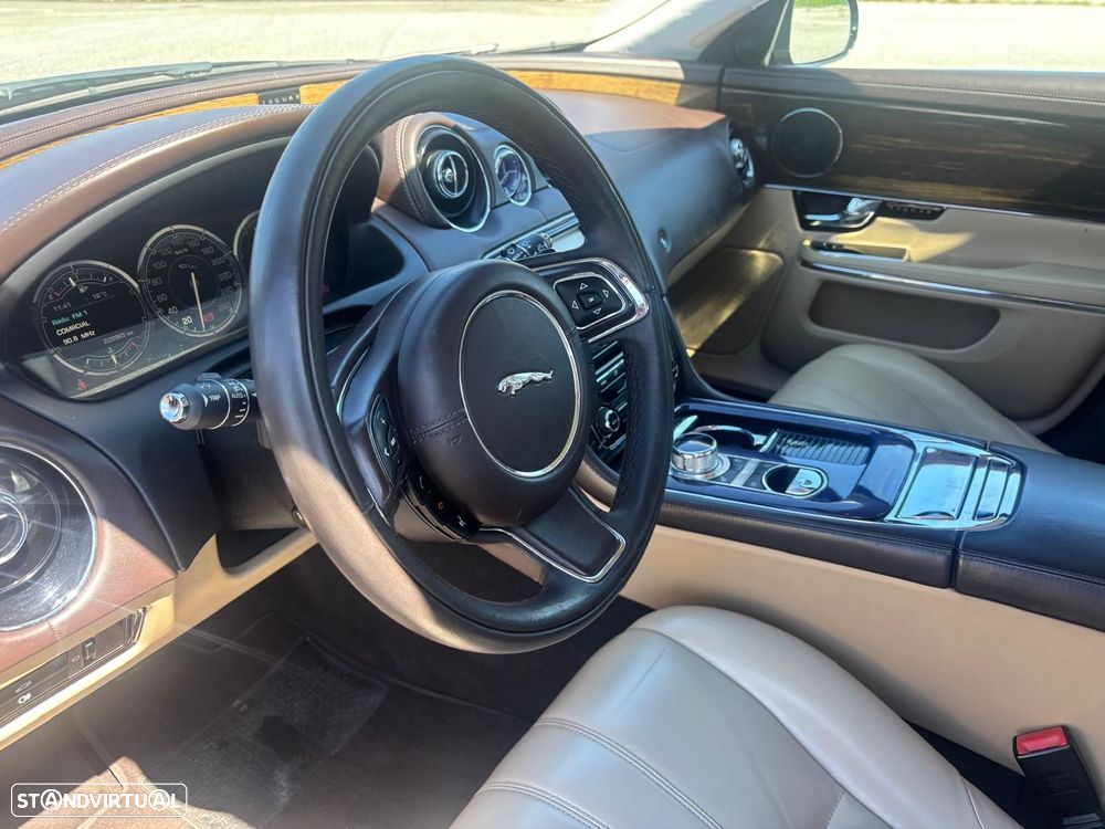 Jaguar XJ 3.0 D V6 Luxury - 21