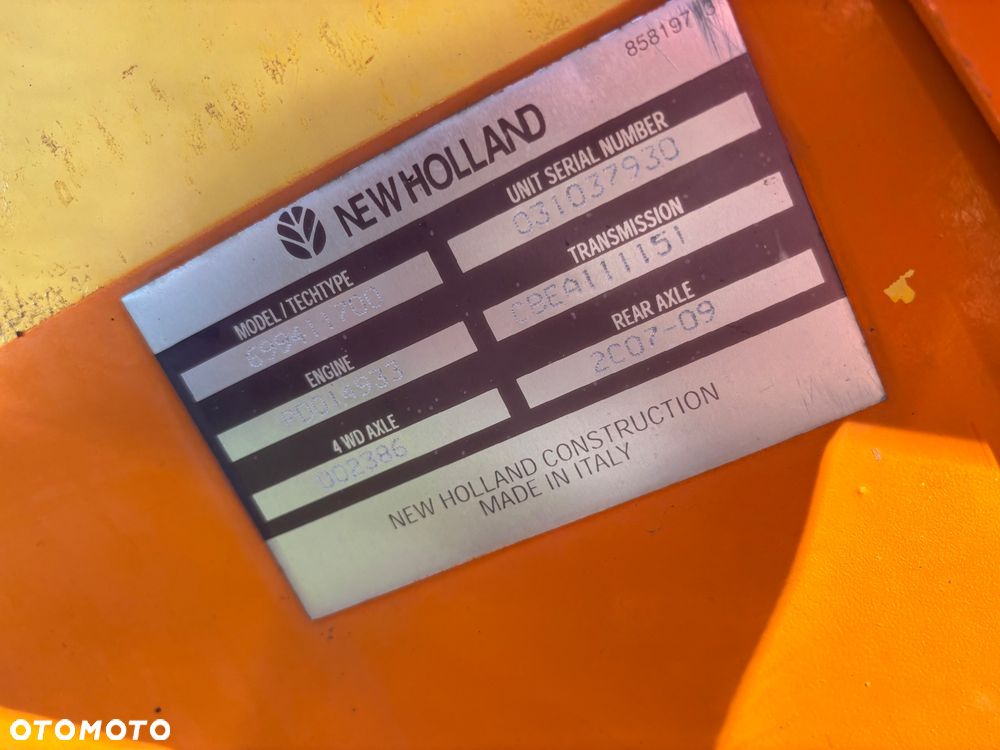 New Holland LB110 - 12