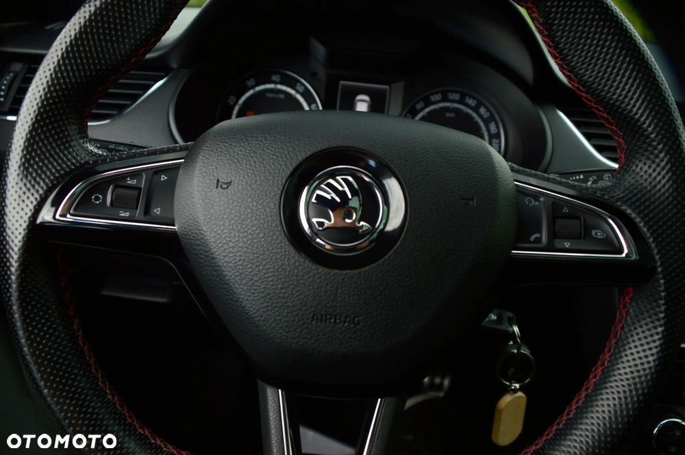 Skoda Octavia 2.0 TSI RS - 30