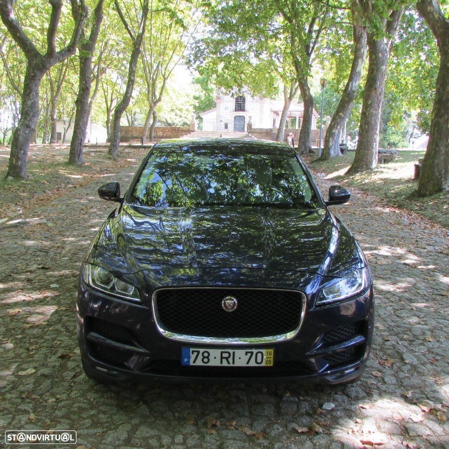 Jaguar F-Pace 2.0 i4D Pure - 1