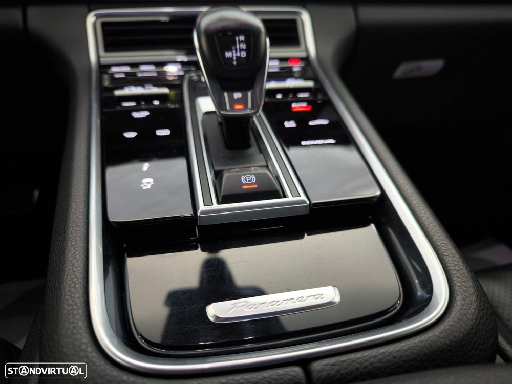 Porsche Panamera - 17