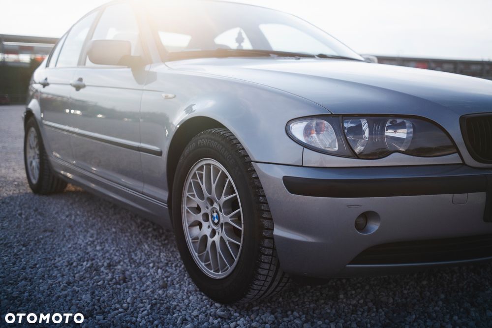 BMW Seria 3 318i - 22